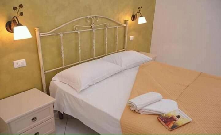 B&B Verso Il Faro 산비토로카포 외부 사진